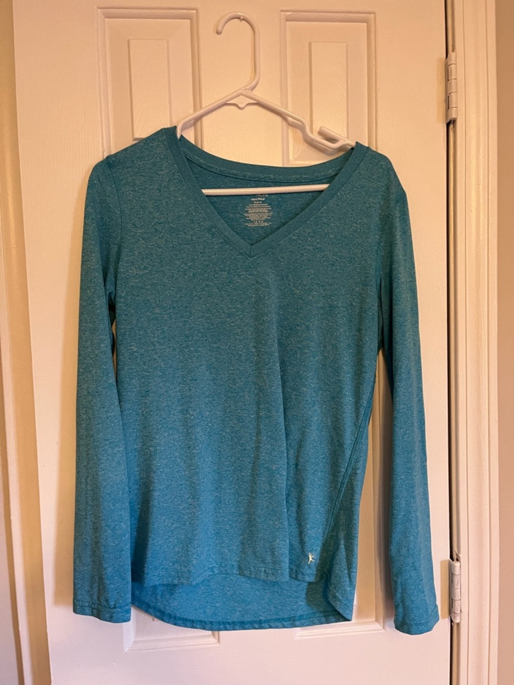 Danskin Now Blue V-Neck Workout Top Women’s M